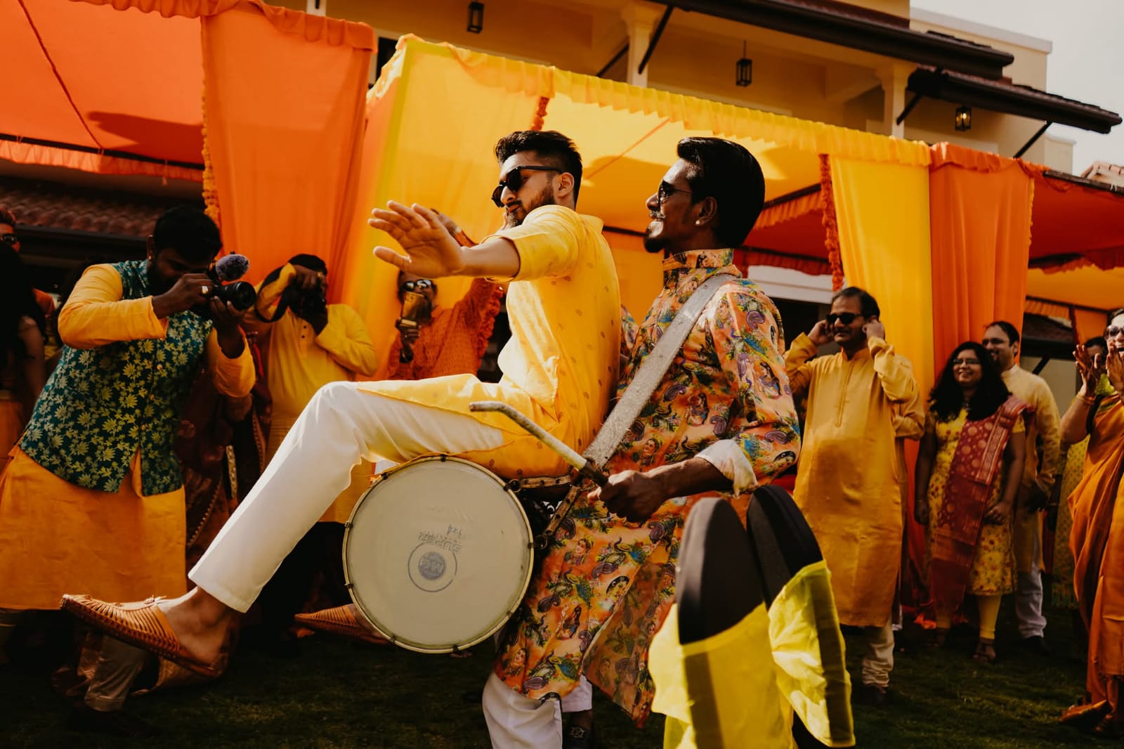 Hire wedding dhol service in Kirtinagar NCR